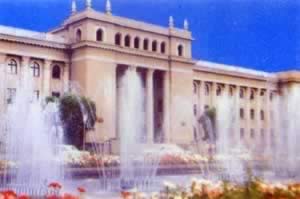 我国与塔吉克斯坦建立外交关系