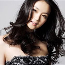 海莉·斯坦菲尔德的英文名